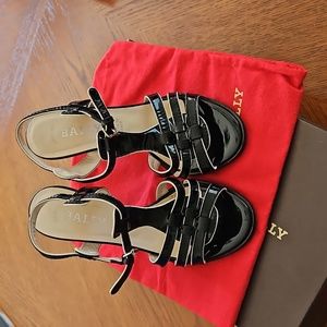 Bally Ribona Black Kid Patent SZ 5 Heels